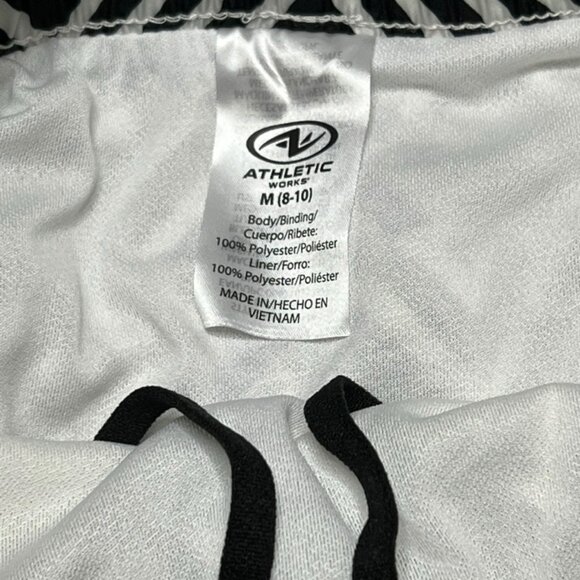 Geometric Loose Athletic Shorts - Picture 4 of 4